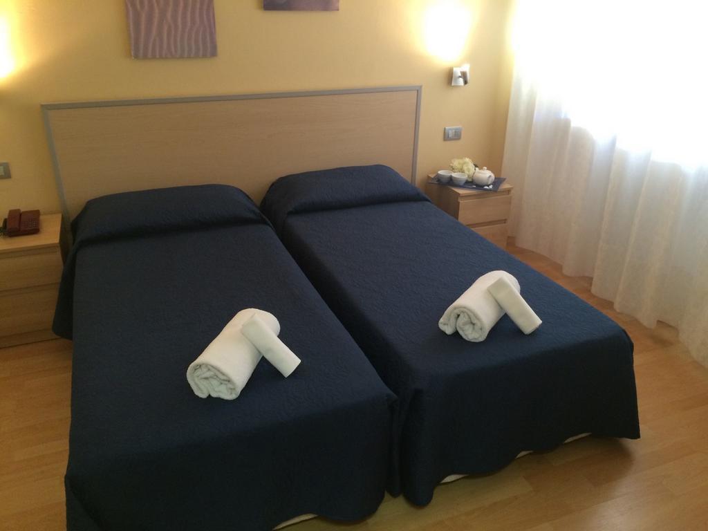 Hotel Butterfly Μοντεκατίνι Τέρμε Δωμάτιο φωτογραφία